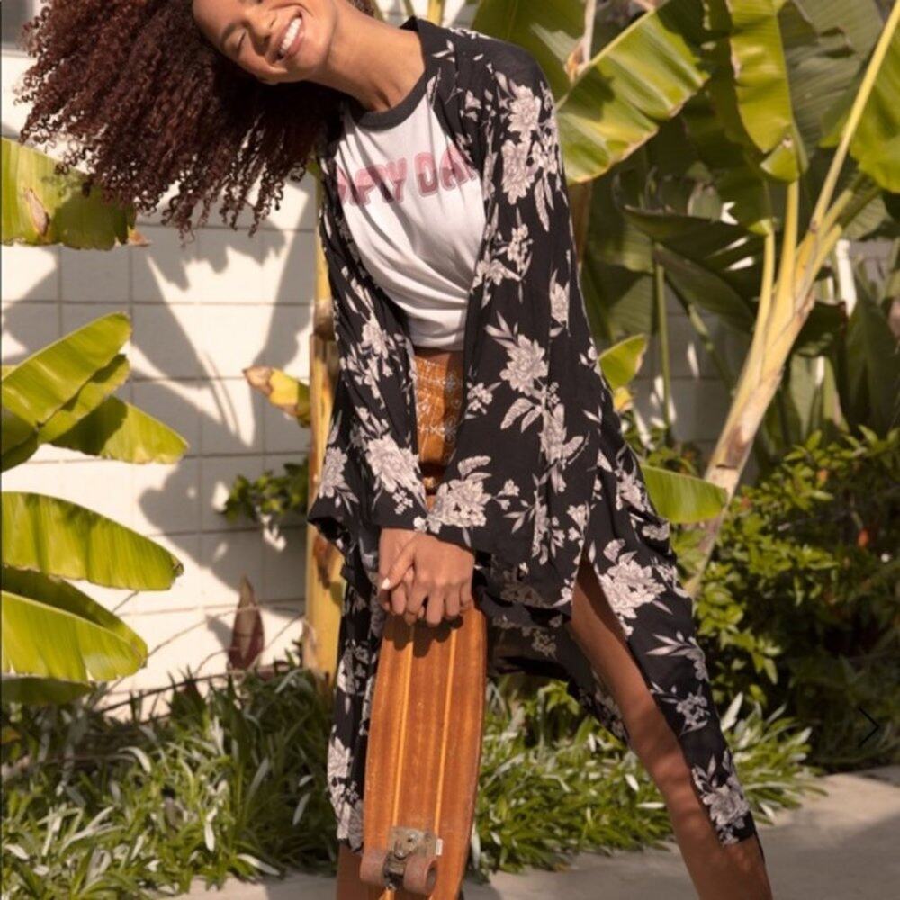 Spiritual Gangster Black Floral Kimono OS